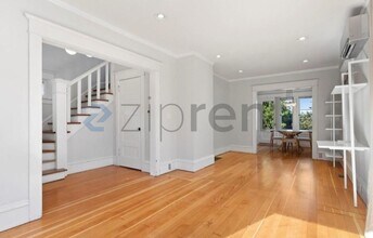 2038 8th Ave N in Seattle, WA - Building Photo - Building Photo