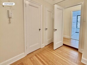 210 E 68th St in New York, NY - Building Photo - Building Photo