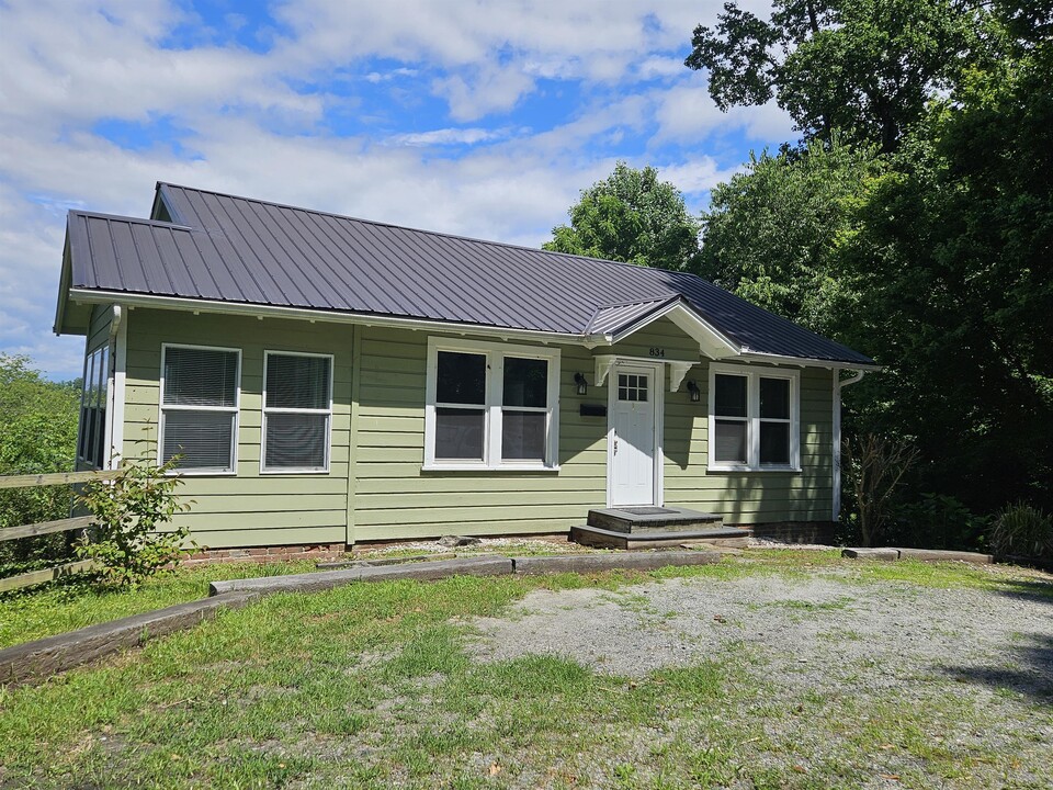 834 Norwood St SW in Lenoir, NC - Building Photo