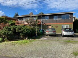 9411 50th Ave S in Seattle, WA - Building Photo