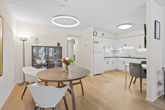 Ambassador Apartments in Philadelphia, PA - Building Photo - Building Photo