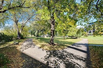 4820 Park Commons Dr, Unit 320 in St. Louis Park, MN - Building Photo - Building Photo