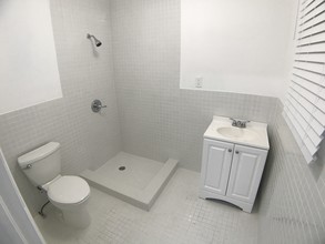 97 NW 27th St in Miami, FL - Building Photo - Interior Photo