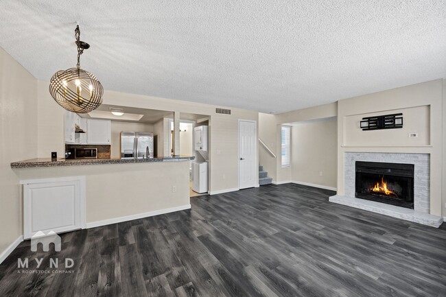 1645 W Baseline Rd in Mesa, AZ - Foto de edificio - Building Photo