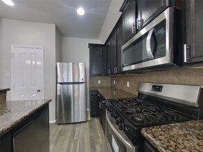17103 Amarose Dr in Houston, TX - Building Photo - Building Photo