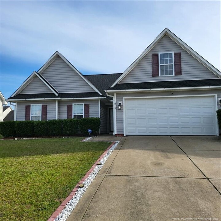 1217 Barn Owl Dr in Fayetteville, NC - Building Photo