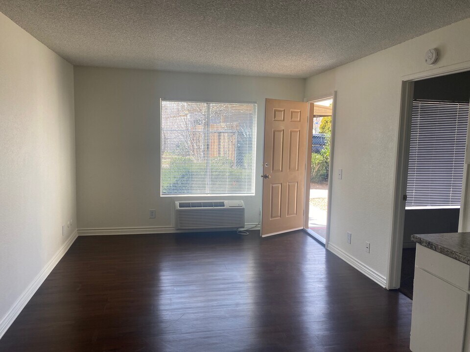West Palmdale Apartments in Palmdale, CA - Building Photo