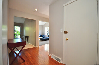 16 Applewood Ln in Avon, CT - Building Photo - Building Photo