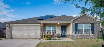 551 SE 4th St in Newcastle, OK - Building Photo