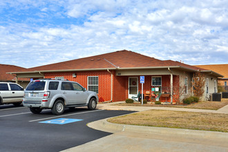 East Oaks Village Apartments in Oklahoma City, OK - Building Photo - Building Photo