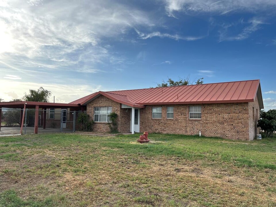 10242 W Palomino Dr in Odessa, TX - Building Photo