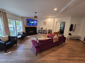 328 Groves Point Cir in Hampstead, NC - Building Photo - Building Photo