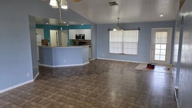 2909 13th St SW in Lehigh Acres, FL - Foto de edificio - Building Photo