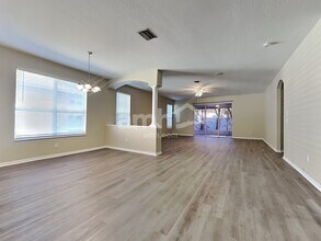 5018 Sky Blue Dr in Lutz, FL - Building Photo - Building Photo