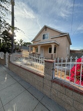 727 E 11th St in Pomona, CA - Building Photo - Building Photo
