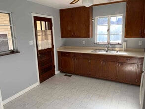 2100 Berea Ave in Knoxville, TN - Building Photo - Building Photo