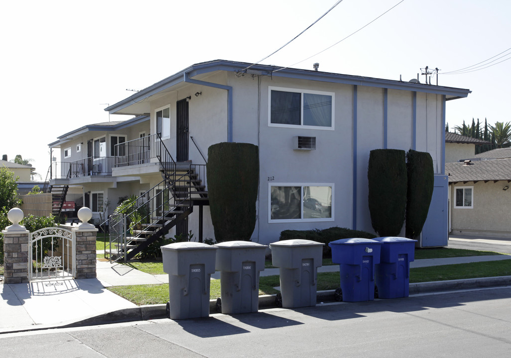 212 E 1st Ave in La Habra, CA - Building Photo