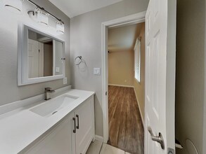 1704 W Thunderbird Rd in Phoenix, AZ - Building Photo - Building Photo