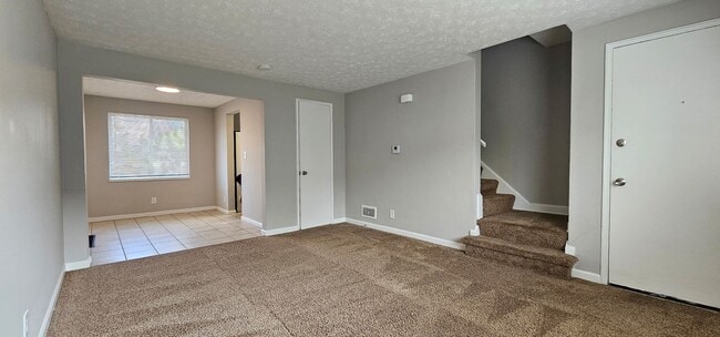 1059 Wilmington Ave in Dayton, OH - Building Photo - Building Photo