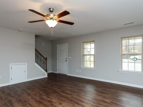 2424 Kings Cross Ct in Winston-Salem, NC - Building Photo - Building Photo