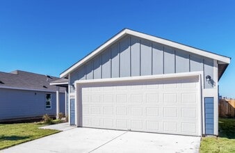 5911 Rolling Gln in San Antonio, TX - Building Photo - Building Photo