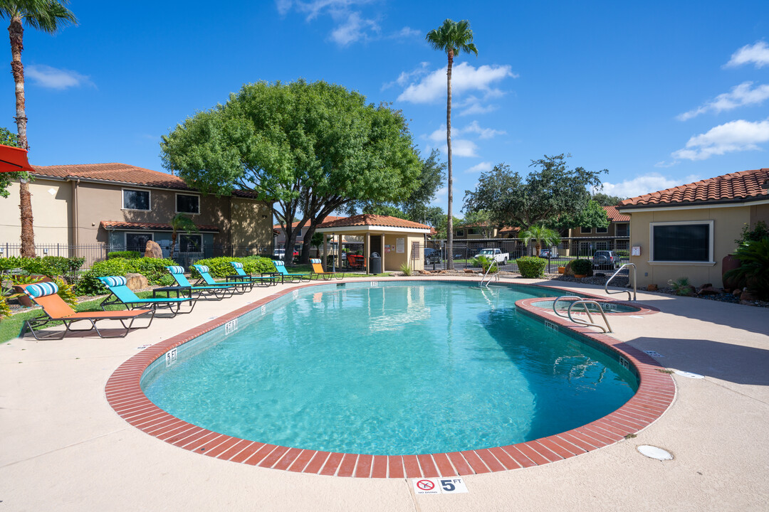 Landings on 6th in McAllen, TX - Foto de edificio