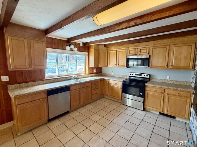 25 Plymouth Rd in Harwinton, CT - Building Photo - Building Photo