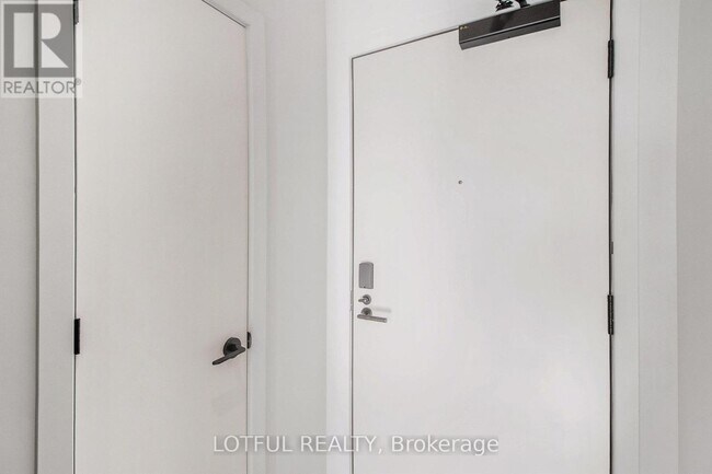 560-560 Rideau St in Ottawa, ON - Building Photo - Building Photo