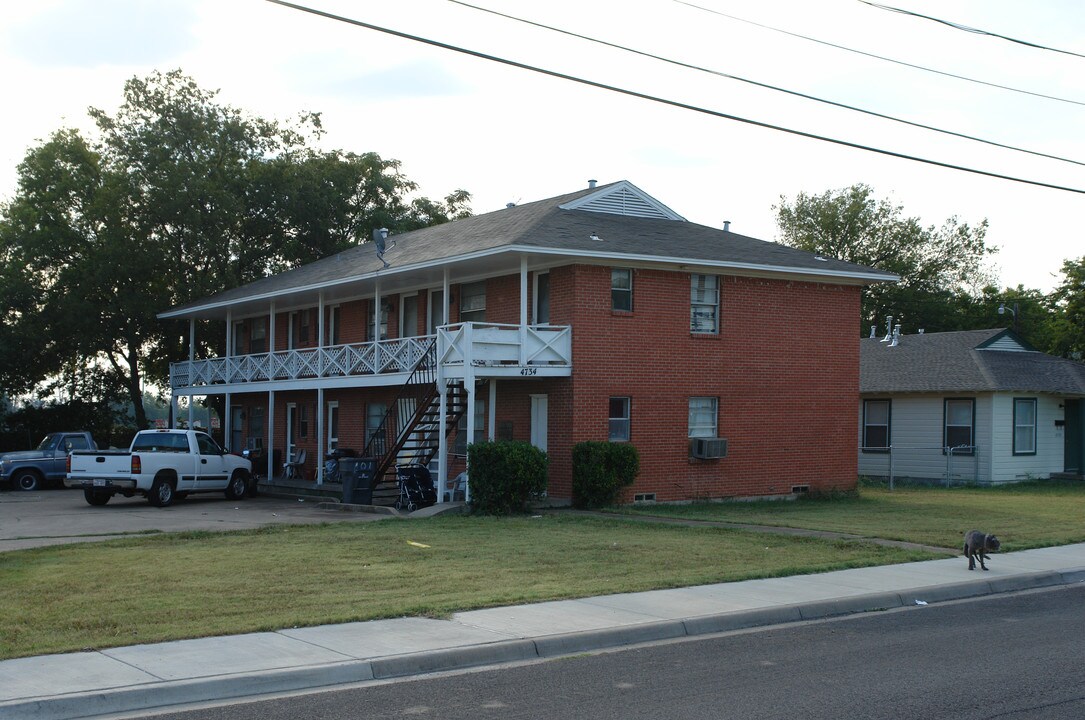 4734 Hamilton Ave in Dallas, TX - Building Photo