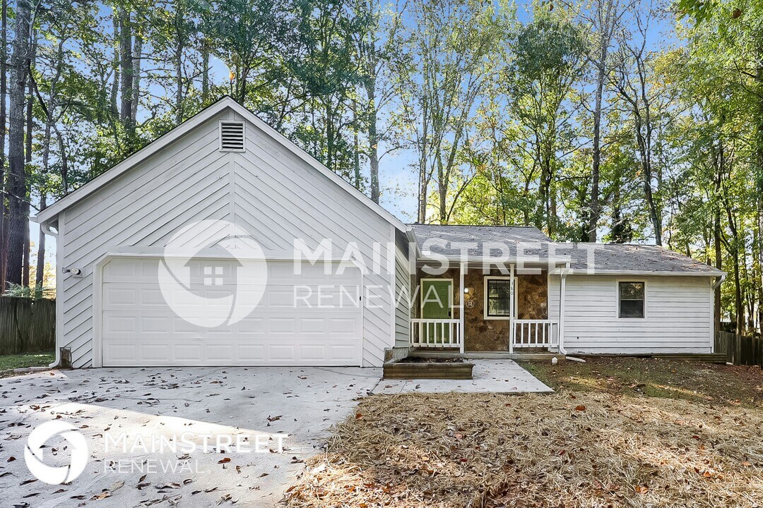 380 Fleming Ct in Jonesboro, GA - Foto de edificio