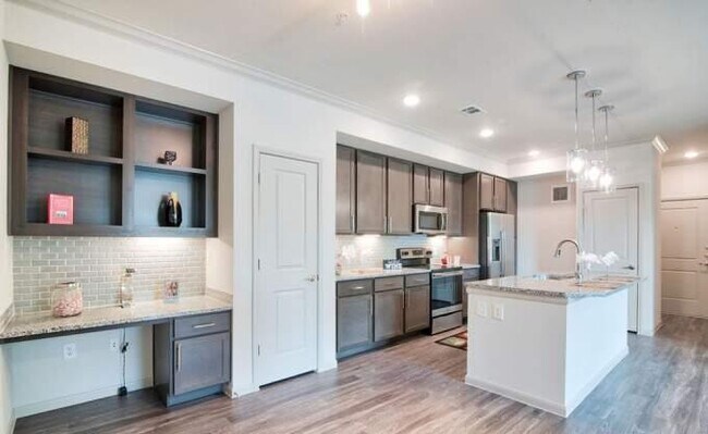 7925 W Little York Rd in Houston, TX - Building Photo - Building Photo