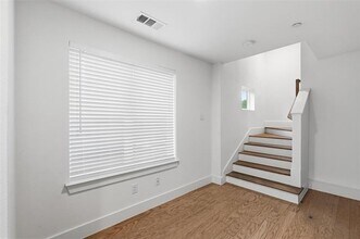 2610 Kimsey Dr in Dallas, TX - Building Photo - Building Photo