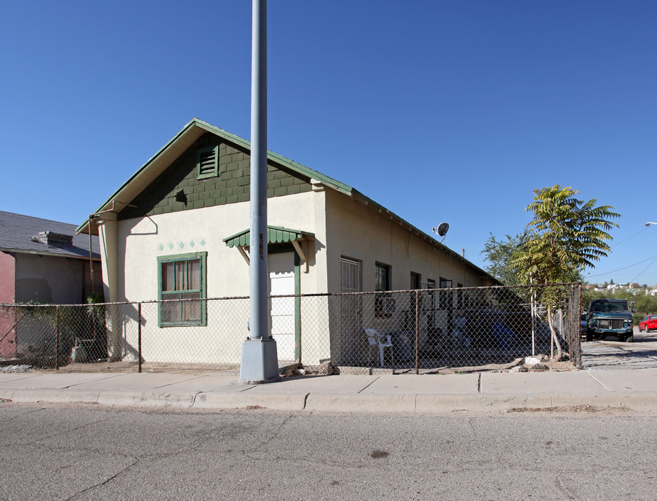 1828 W Paisano Dr in El Paso, TX - Building Photo