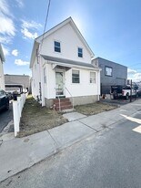 3 Hadley Ct in Everett, MA - Building Photo