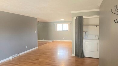 6068 Vivian Ct in Arvada, CO - Building Photo - Building Photo