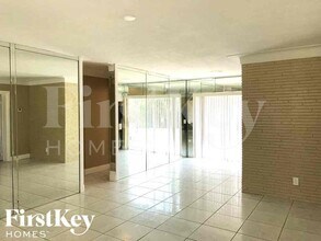 2840 SW 2nd Ct in Fort Lauderdale, FL - Building Photo - Building Photo