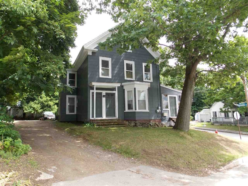 33 Avery St in Laconia, NH - Building Photo