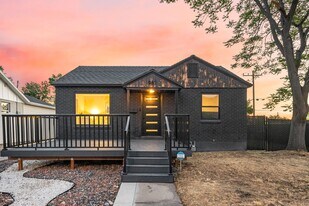 983 N Poinsettia Dr in Salt Lake City, UT - Building Photo