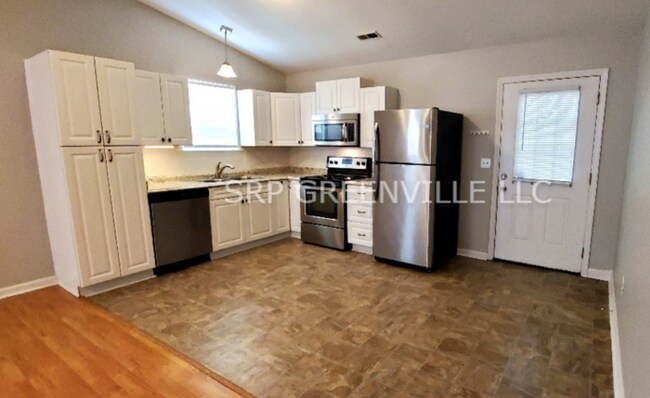 134 Darby Ct in Taylors, SC - Building Photo - Building Photo