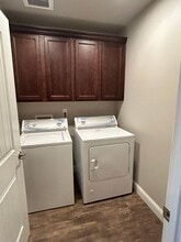 2601 Sapphire Ln in Anderson, CA - Building Photo - Building Photo