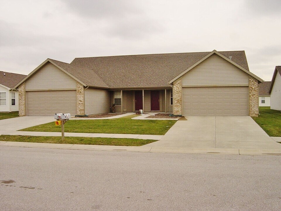 3012 Butterfield Ct in Lafayette, IN - Building Photo