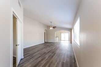 2710 S 108th Ave in Avondale, AZ - Foto de edificio - Building Photo