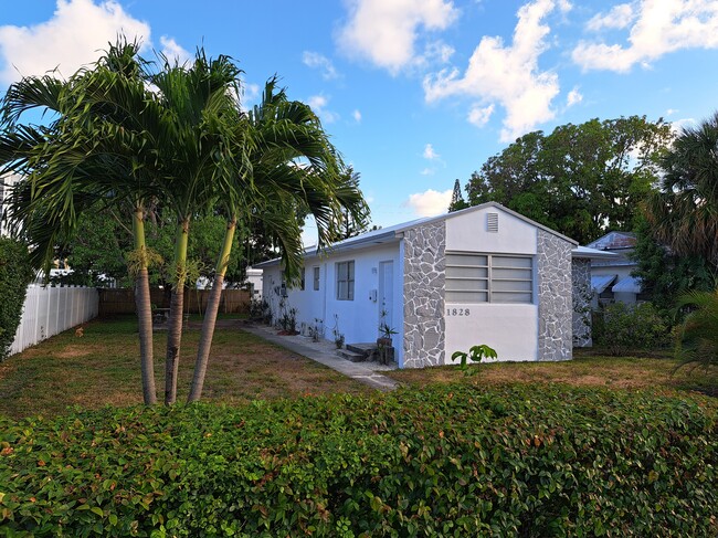 1828 Fillmore St, Unit UNIT 1 in Hollywood, FL - Building Photo - Building Photo