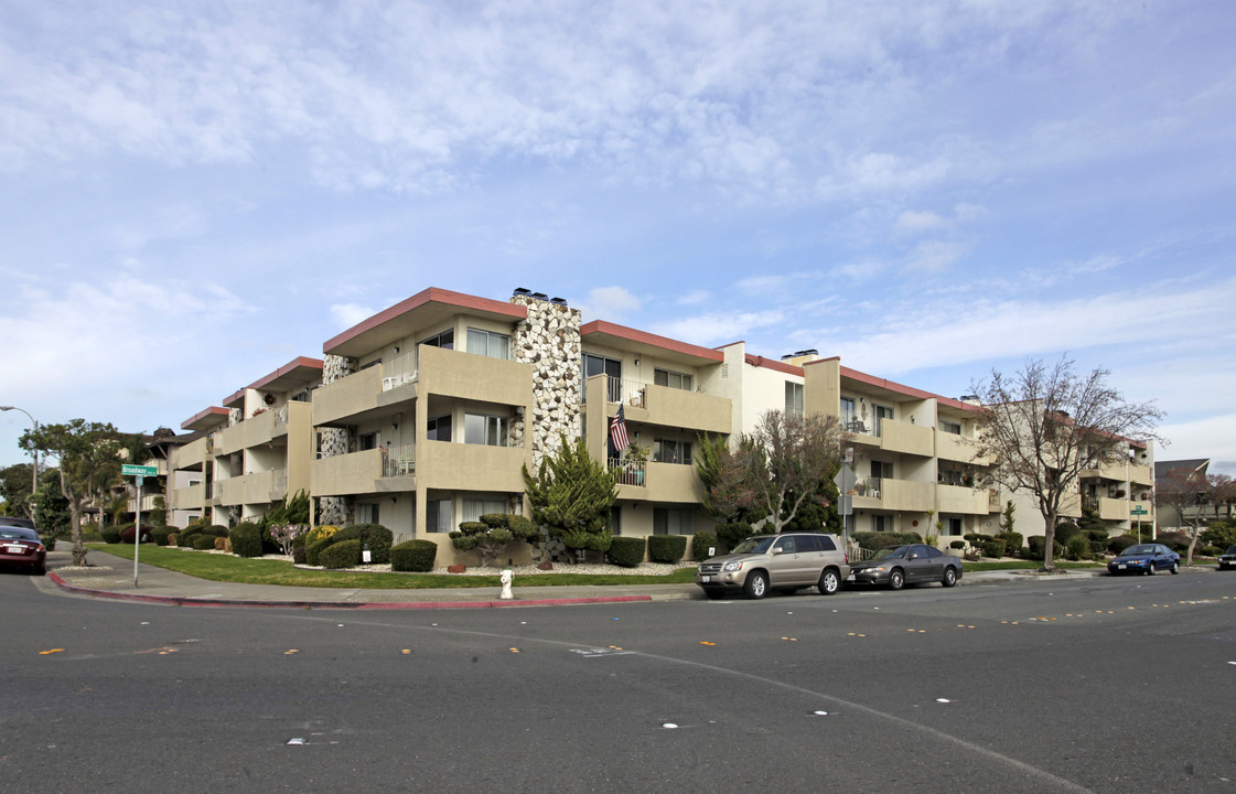 301 Broadway in Alameda, CA - Building Photo