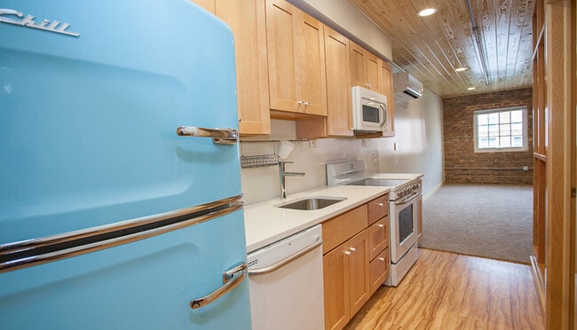 80 W Water St in Harrisonburg, VA - Building Photo - Building Photo