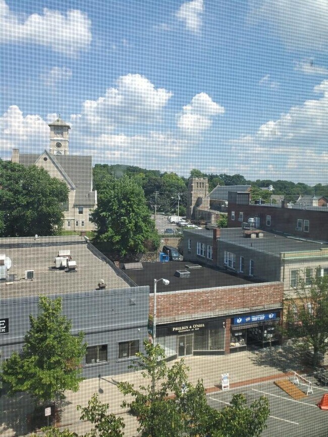 48 High St Rentals in Clinton, MA