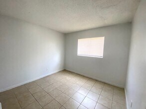 217 57th Ave E in Bradenton, FL - Building Photo - Building Photo