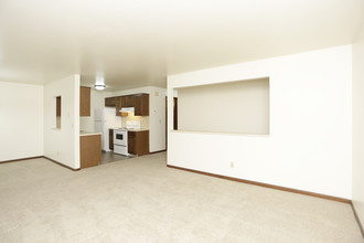 Ridgeland Heights Apartments in Holland, MI - Building Photo - Interior Photo