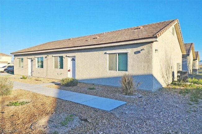 property at 1121 Sixshooter Ave
