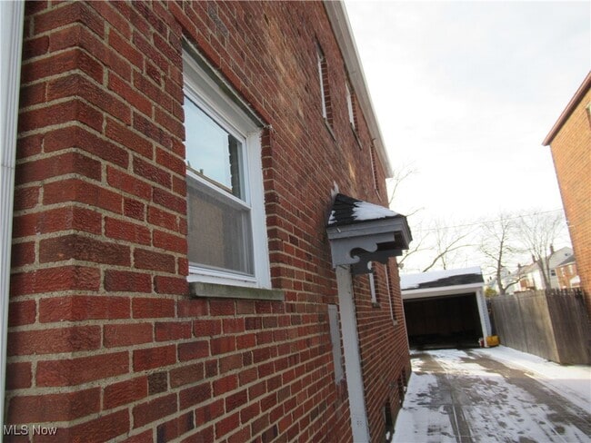 410 E 222nd St in Euclid, OH - Building Photo - Building Photo